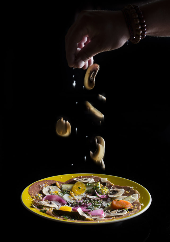 Carpaccio de Boeuf, huile de noisette,Parmiggiano Reggiano & condiments